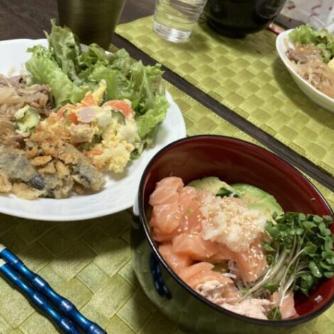 サーモンアボカド丼