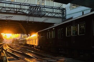 阪急電車と夕日