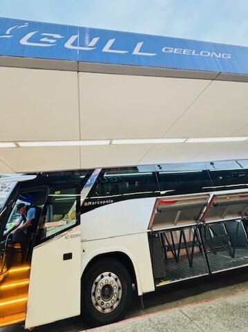 メルボルン　ジーロング　Geelong 高速バス GULL ガル