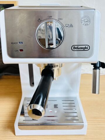 デロンギ　エスプレッソマシン　デロンギアクティブシリーズ　エスプレッソカプチーノメーカー　トゥルーホワイト　ECP322J-W