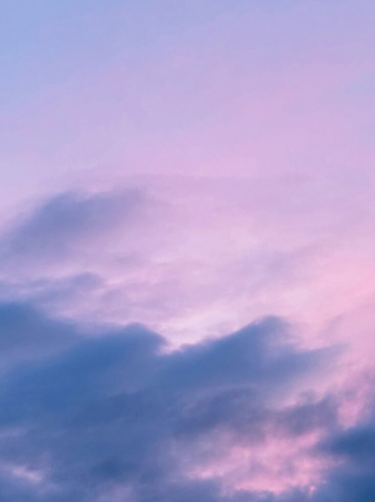 ピンク色の空